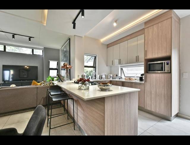 3 BEDROOM HOUSE FOR SALE IN FERNDALE